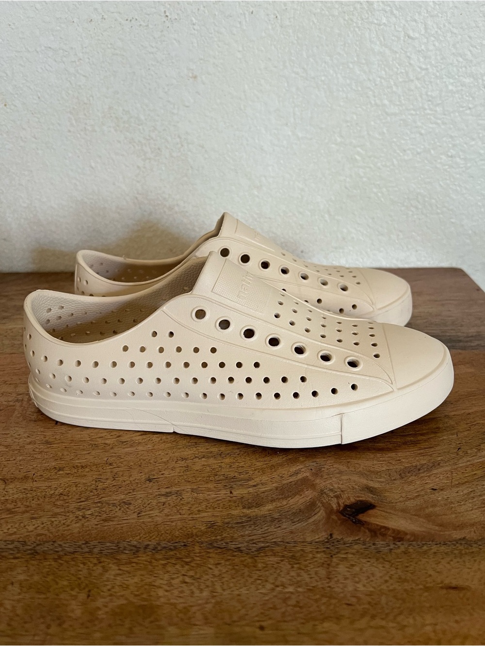 NATIVE JEFFERSON BONE WHITE SNEAKER SIZE 7